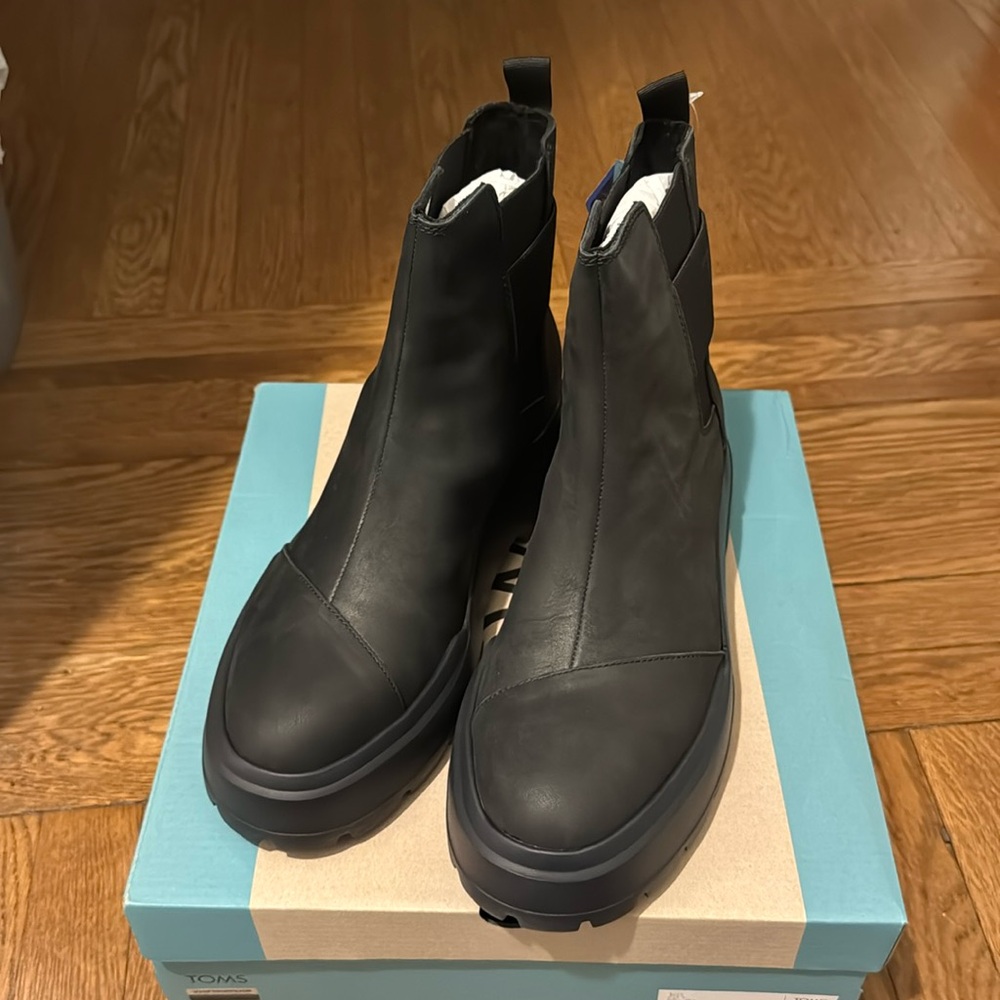 Womens Tom’s Alpargata Combat Boot - Black - 8.5 - brand new